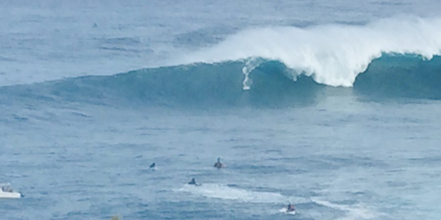 Surfing Jaws Maui