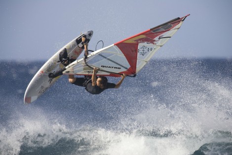 levi-windsurfing Hookipa